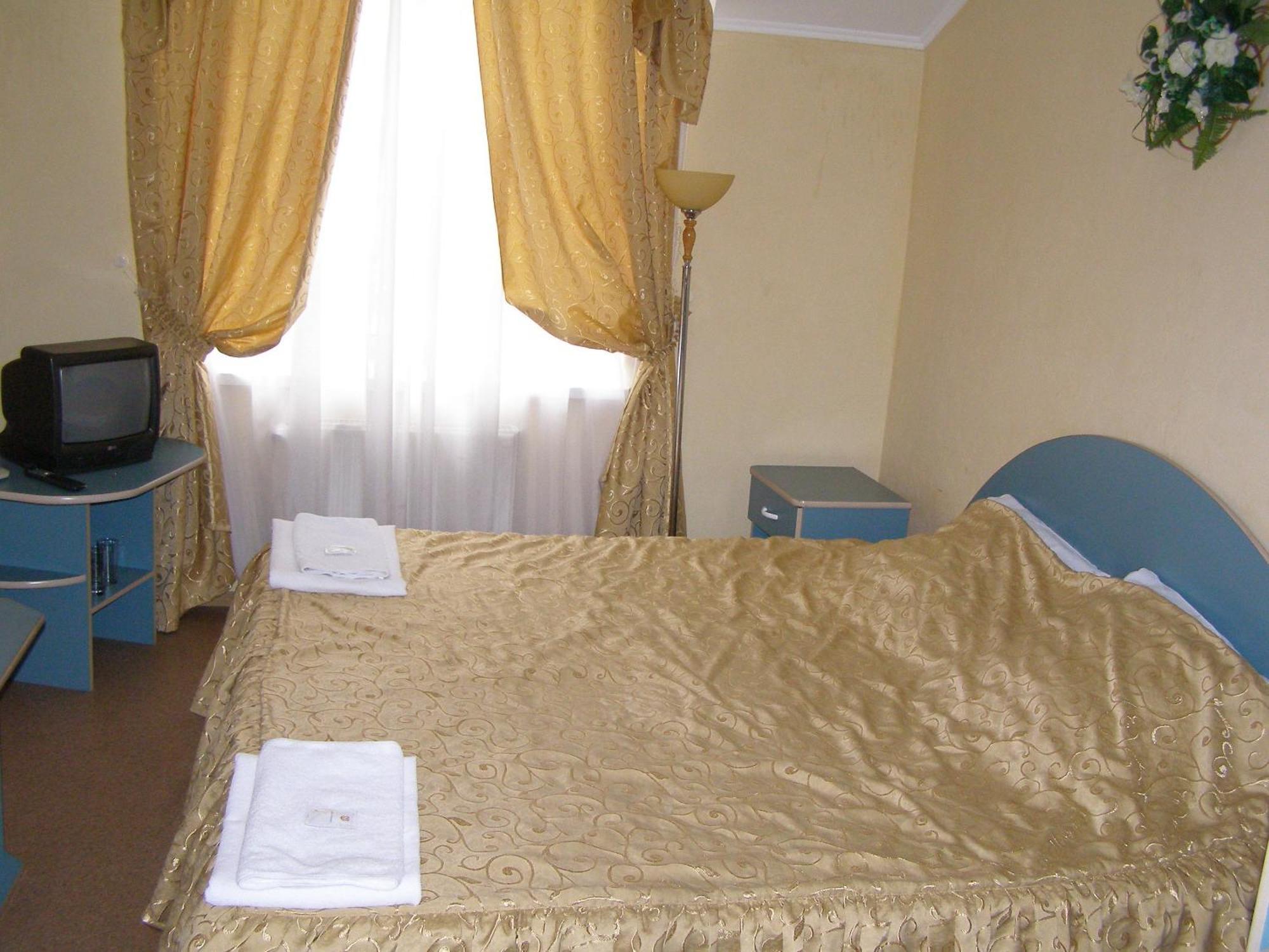 Galant Hotel Boryspilʼ Екстериор снимка