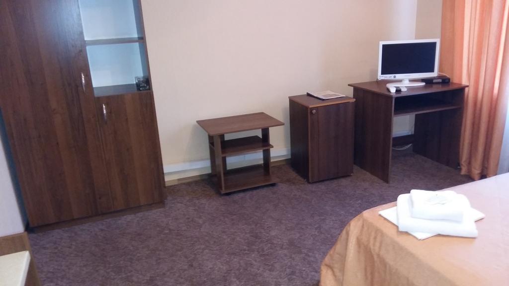 Galant Hotel Boryspilʼ Екстериор снимка