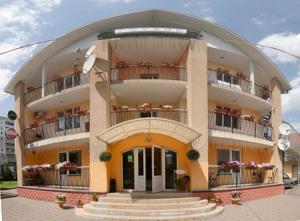Galant Hotel Boryspilʼ Екстериор снимка