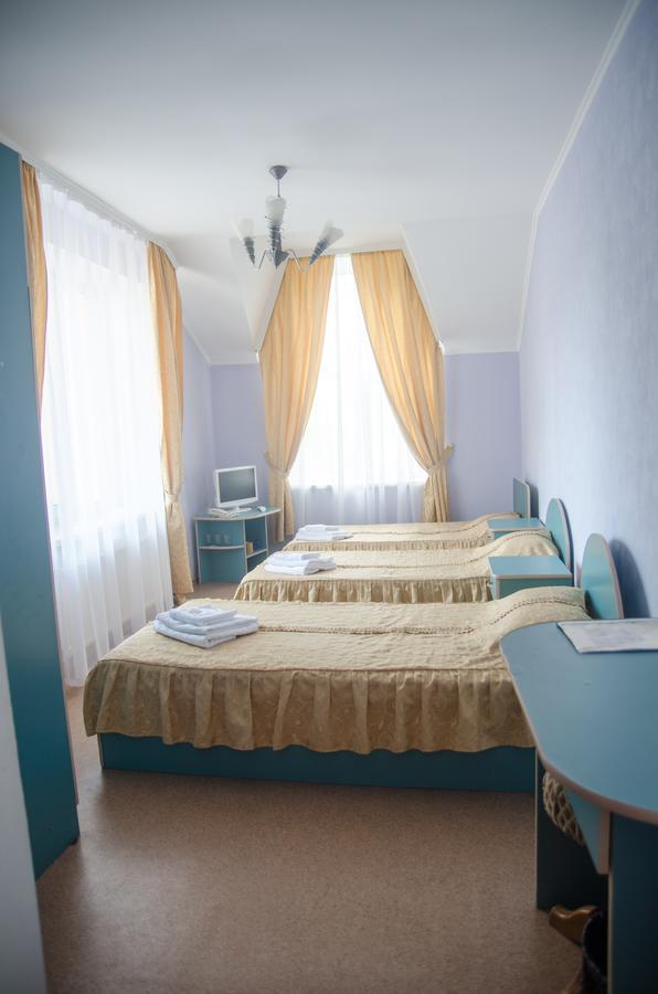 Galant Hotel Boryspilʼ Екстериор снимка