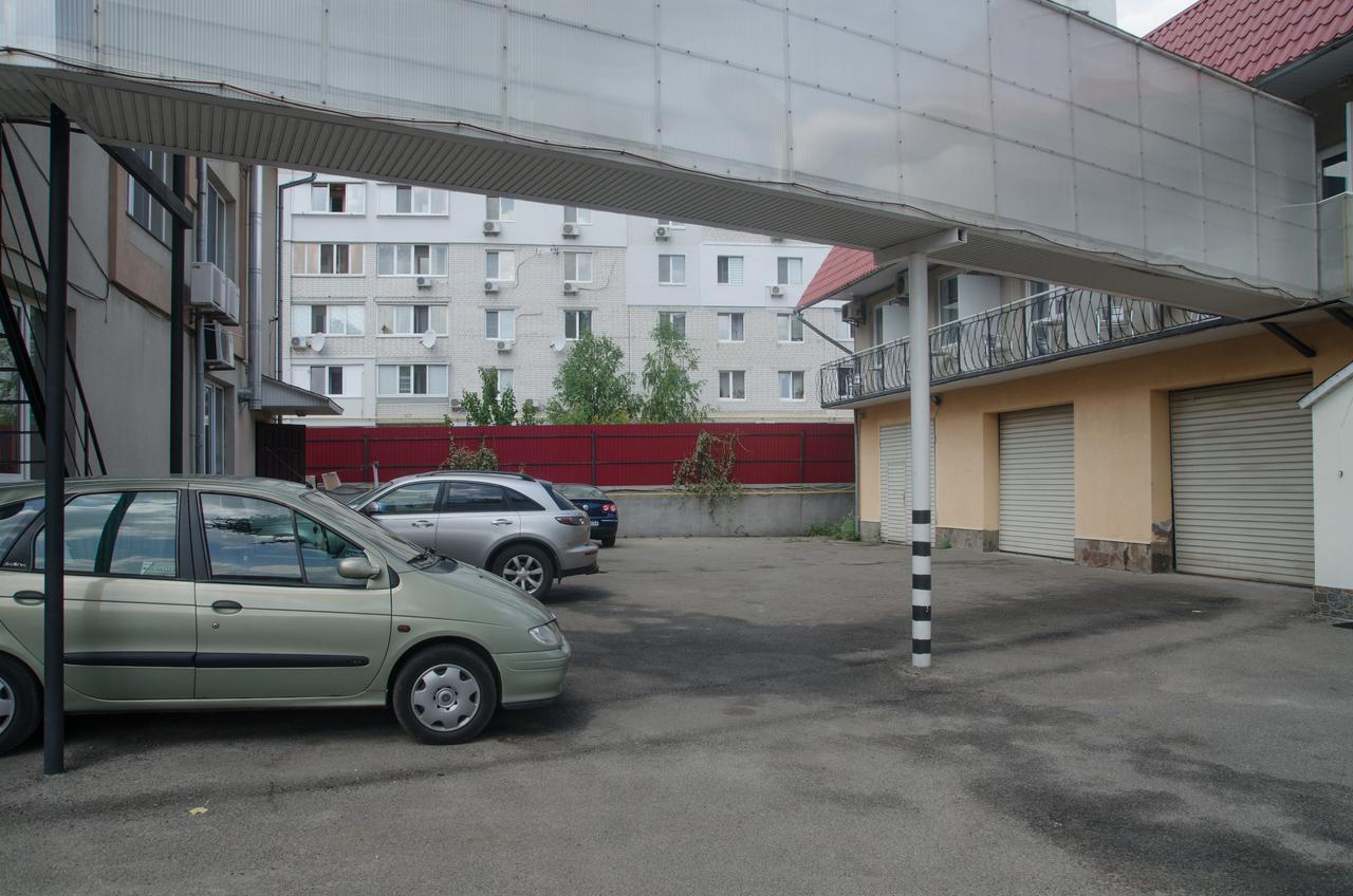 Galant Hotel Boryspilʼ Екстериор снимка