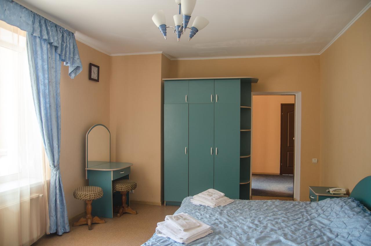 Galant Hotel Boryspilʼ Екстериор снимка